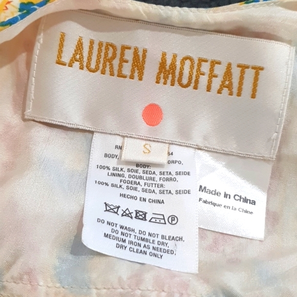 Lauren Moffatt Size 10 (S) Floral 100% Silk Top Yellow Blue - Picture 5 of 6